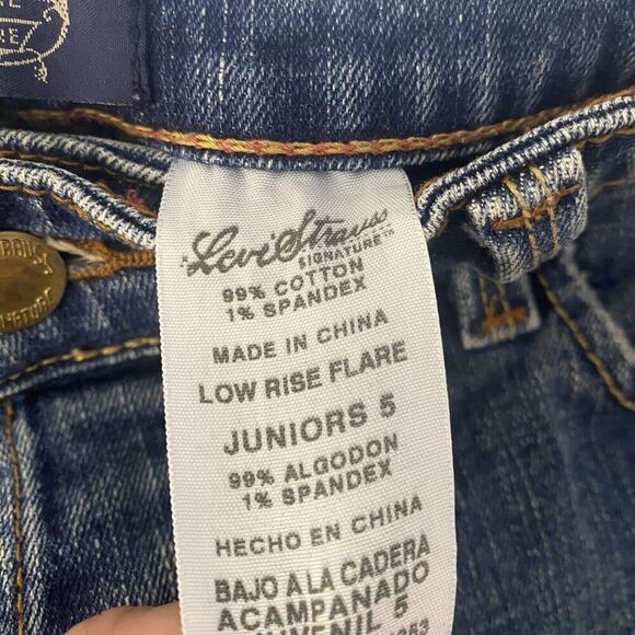 Levi Strauss Signature Jeans Womens Low Rise Flare button Fly  Size 5 Juniors - Picture 9 of 12